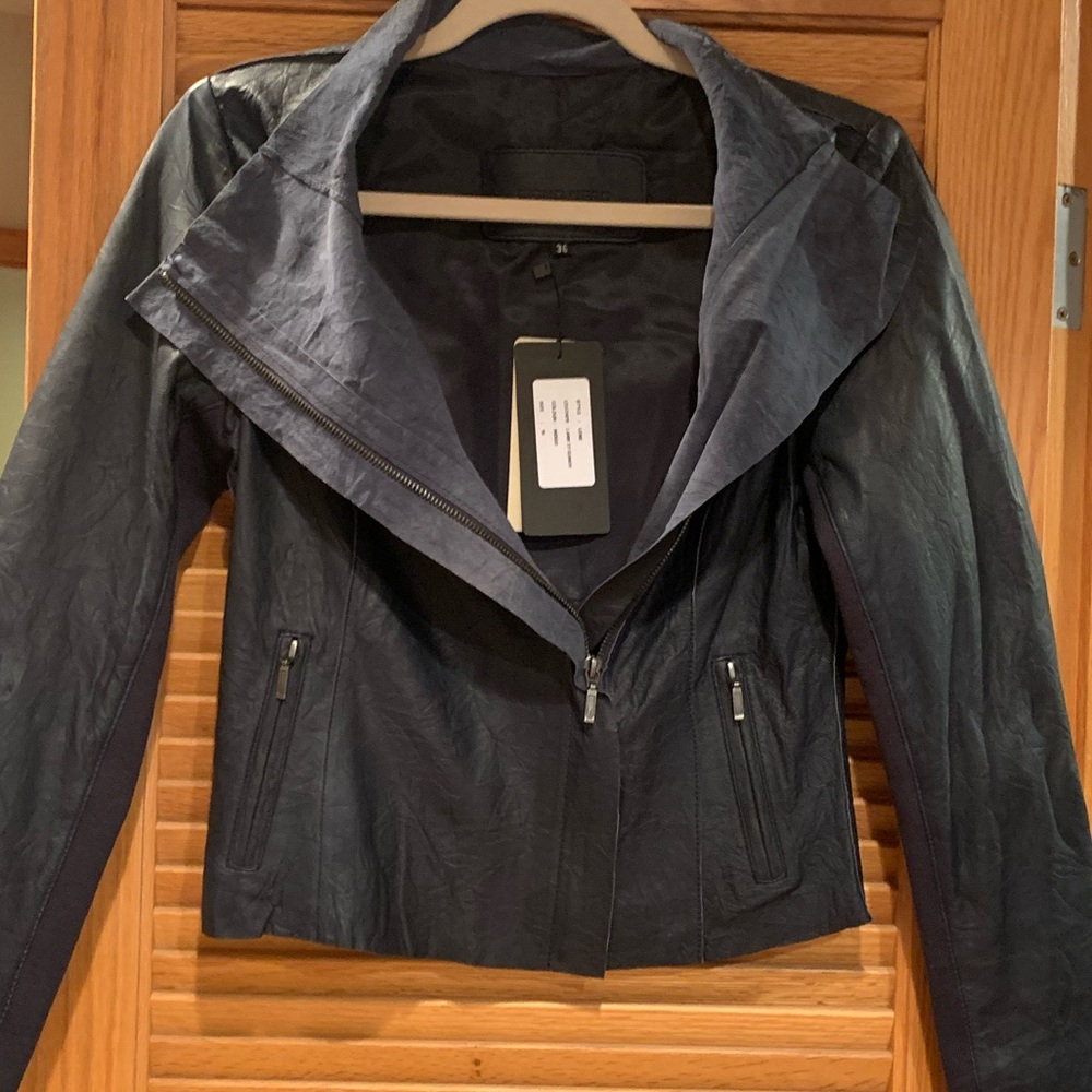 Cigno Nero Navy blue thin leather jacket